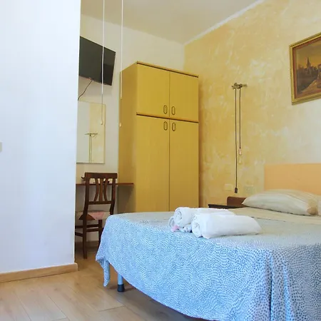 Alojamento de Acomodação e Pequeno-almoço Ad Un Passo Dal Mare Montesilvano Marina